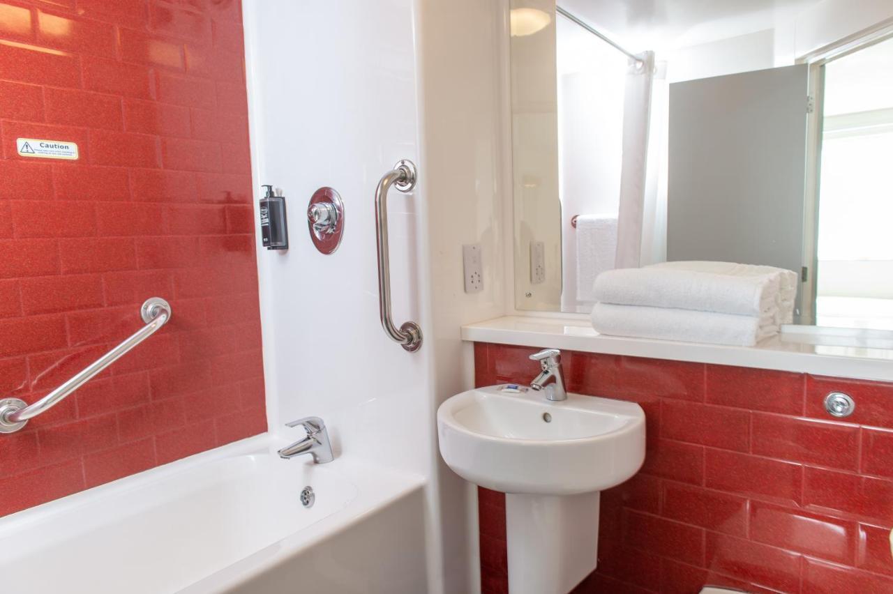 Ibis Budget London Bromley Town Centre Exterior foto